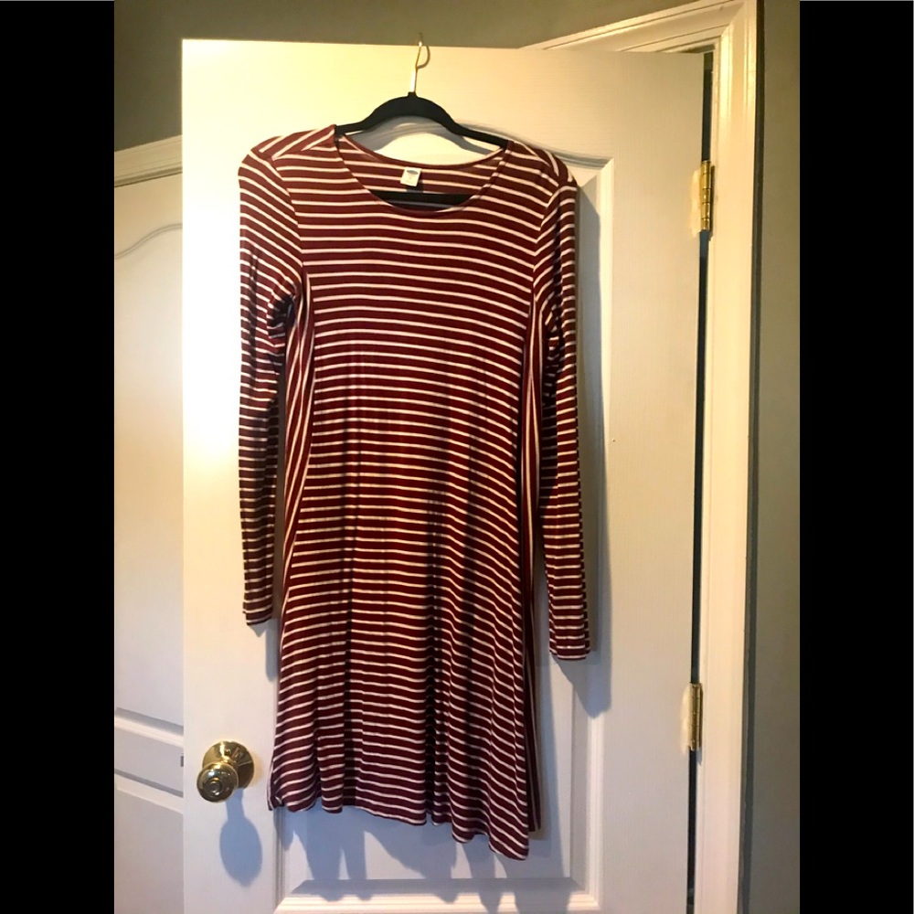cute maroon& white striped comfy, stretchy dress!